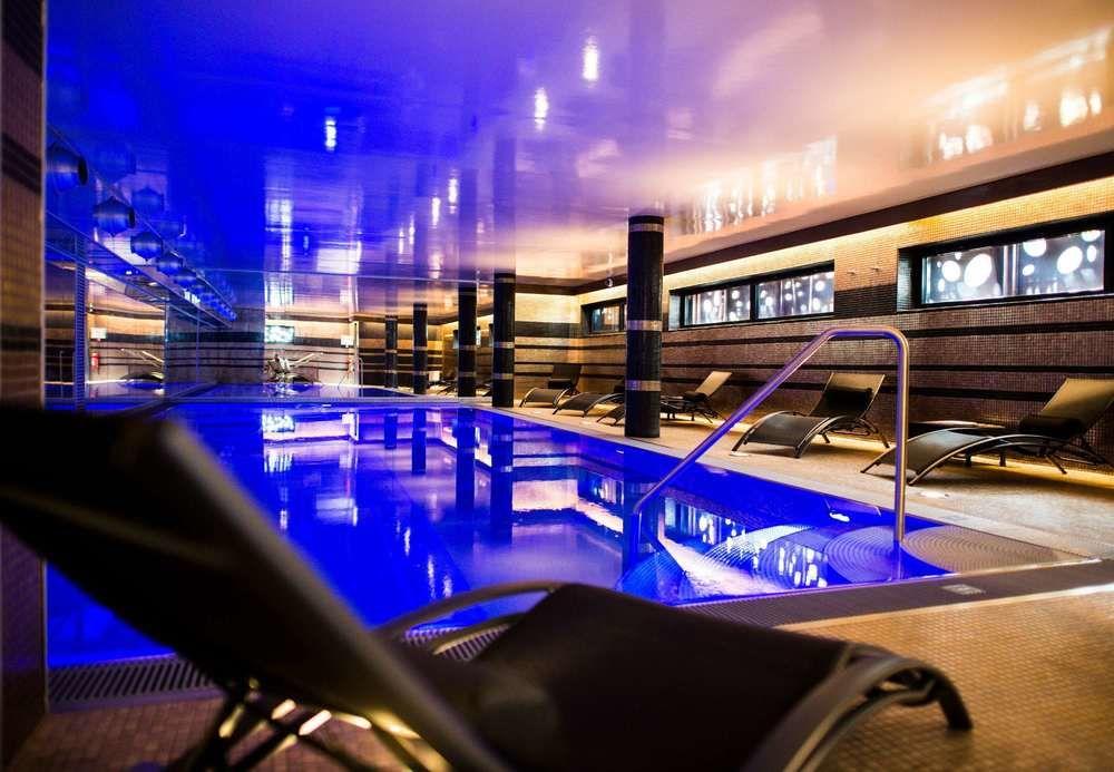 乐艾米达吉甘托里斯签名精品酒店 里尔 外观 照片 The swimming pool at the hotel