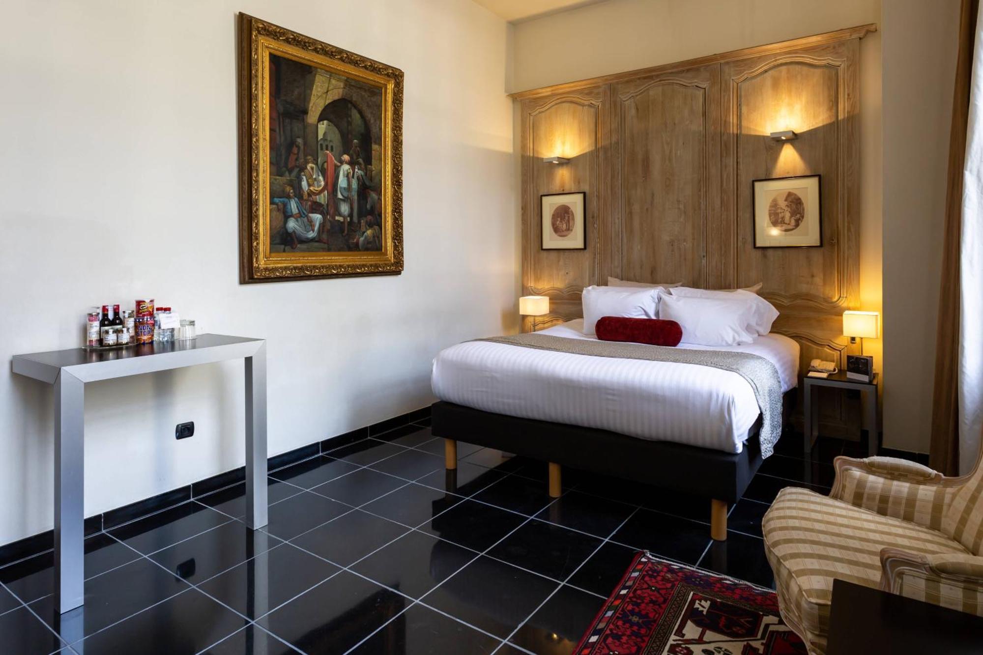 乐艾米达吉甘托里斯签名精品酒店 里尔 外观 照片 A room at the hotel