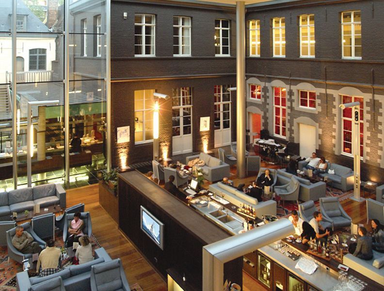 乐艾米达吉甘托里斯签名精品酒店 里尔 内观 照片 The interior of the hotel